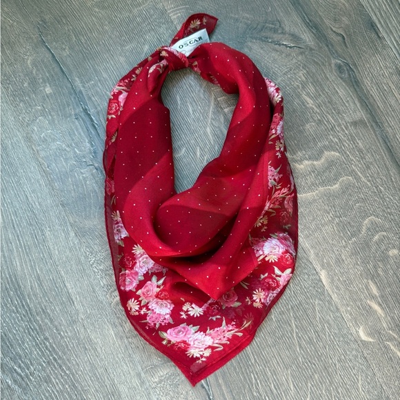 Oscar de la Renta Accessories - Vintage Oscar de la Renta 100% silk Red and Pink Floral Scarf 21x21